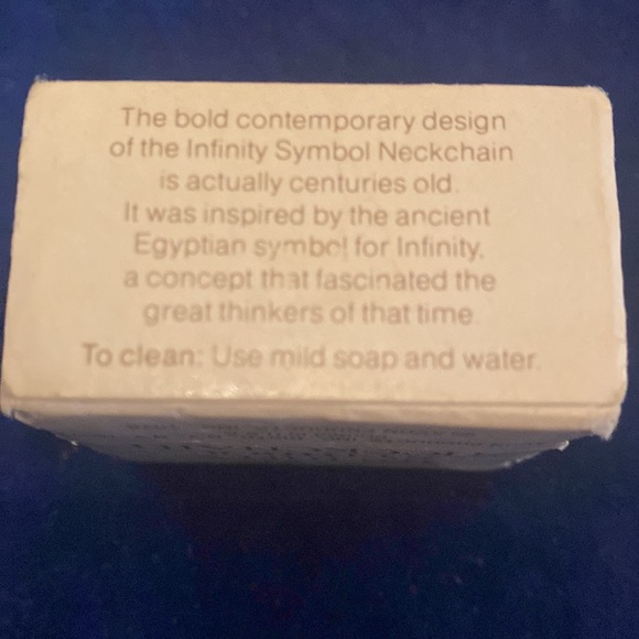 Vintage 20” INFINITY SYMBOL NECK CHAIN IN ORIGINAL PACKAGING NEVER WORN - Picture 7 of 8